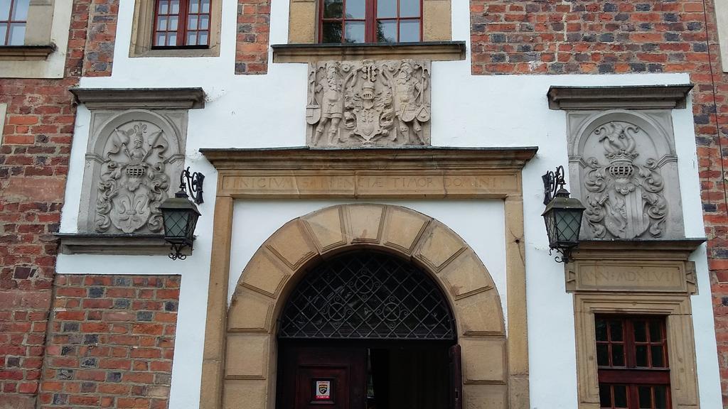 Wojnowice  Zamek Na Wodzie W Wojnowicach Bed & Breakfast エクステリア 写真