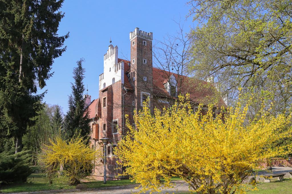 Wojnowice  Zamek Na Wodzie W Wojnowicach Bed & Breakfast エクステリア 写真