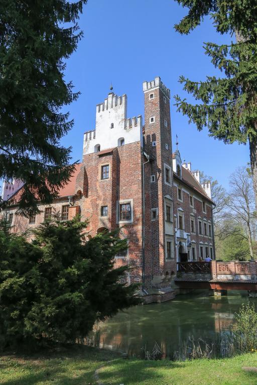 Wojnowice  Zamek Na Wodzie W Wojnowicach Bed & Breakfast エクステリア 写真