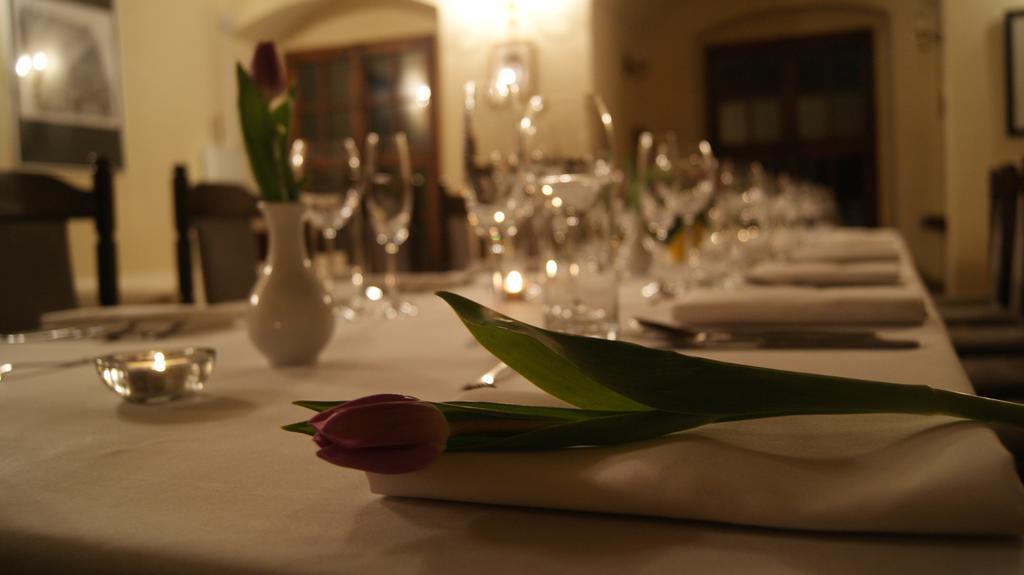 Wojnowice  Zamek Na Wodzie W Wojnowicach Bed & Breakfast エクステリア 写真