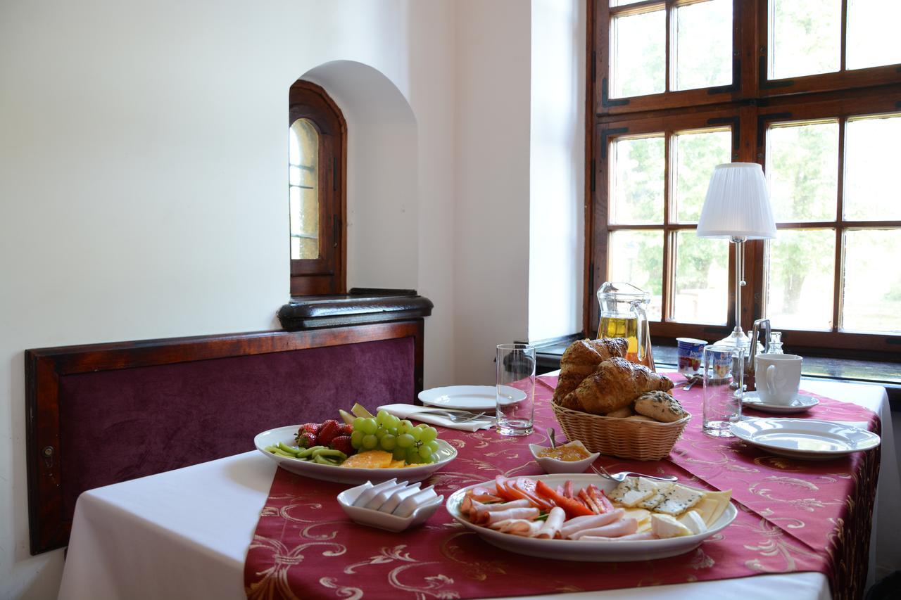 Wojnowice  Zamek Na Wodzie W Wojnowicach Bed & Breakfast エクステリア 写真